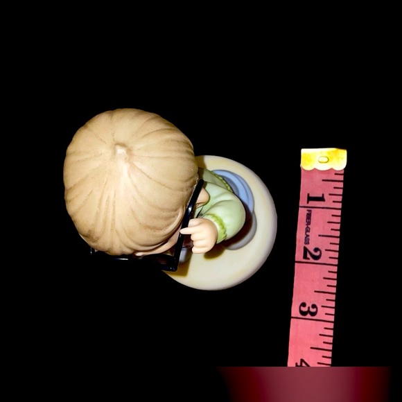 Precious Moments Figurine- “Gratitude With Attitude” - Picture 10 of 12